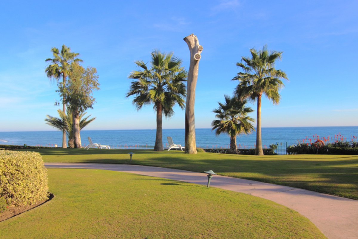 Views Urb. Alcazaba Beach